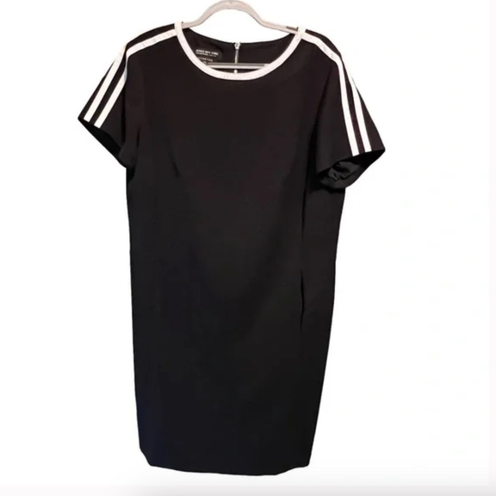 Jones New York Black/white sheath dress, 6.  JN44